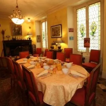 La Cour Des Marotiers