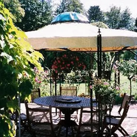 Couette-café La Cour Marotière *